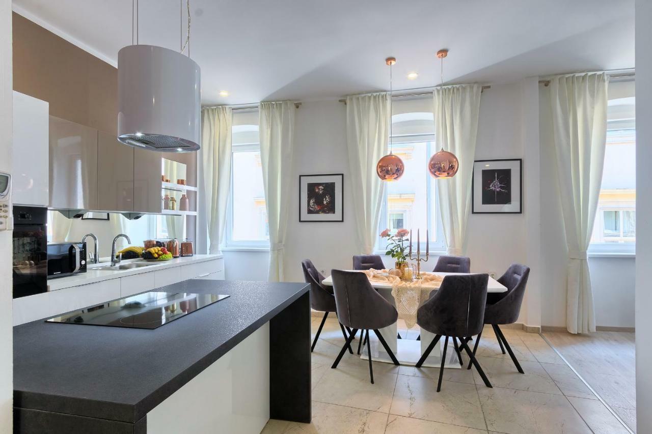 Hedone Luxury Apartment With Free Parking Pula Buitenkant foto